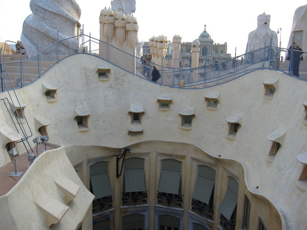 barcelona_pedrera_roof2