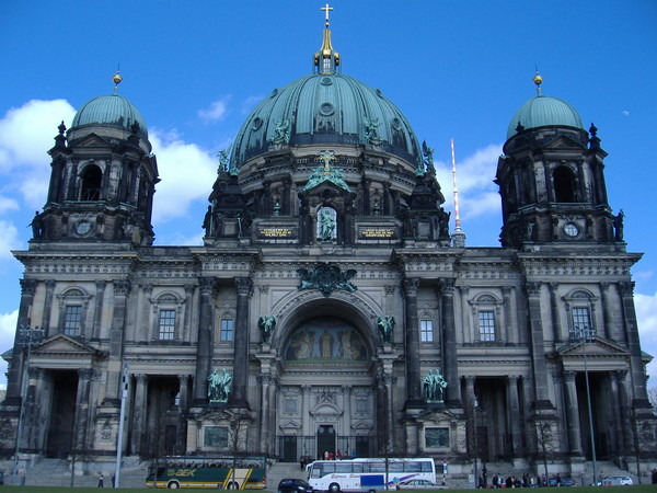 berlin_dom_front