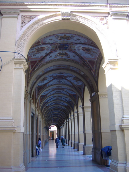 bologna_arches_long