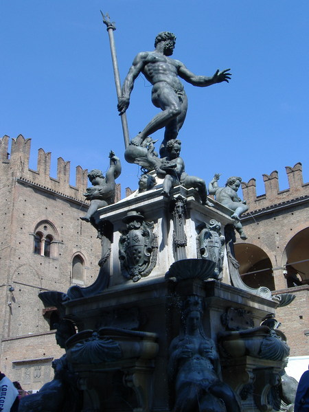 bologna_neptuno_statue