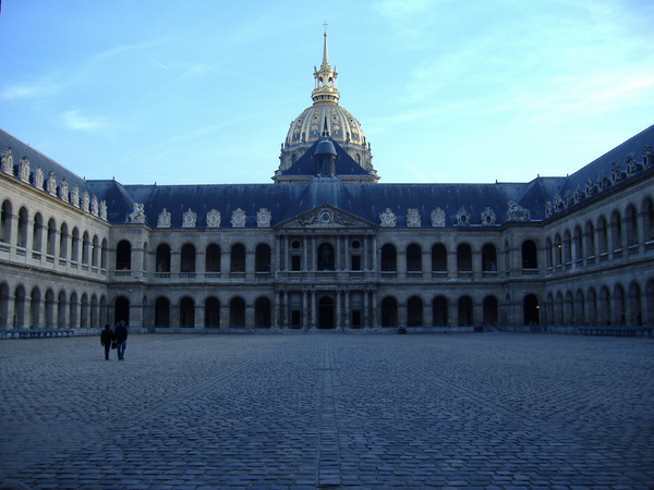 dijon_invalides_court2