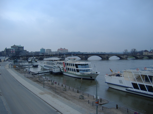 dresden_bridge_awayaway