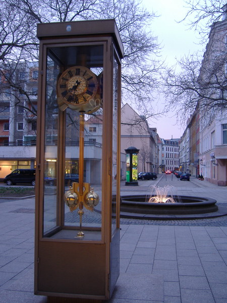 dresden_neustadt_clock