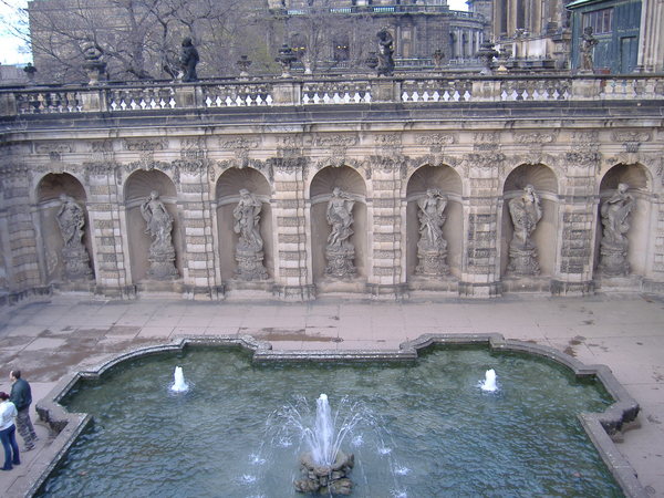 dresden_zwinger_fountain