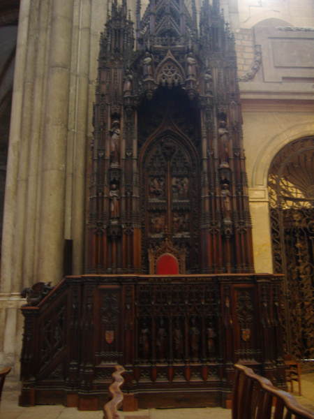 lyon_cathedrale_throne