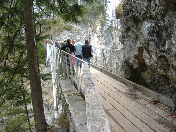 munich_bridge_along