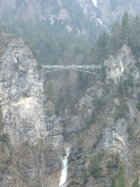 munich_neusch_bridge1