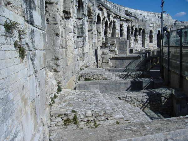 nimes_arena_inside3