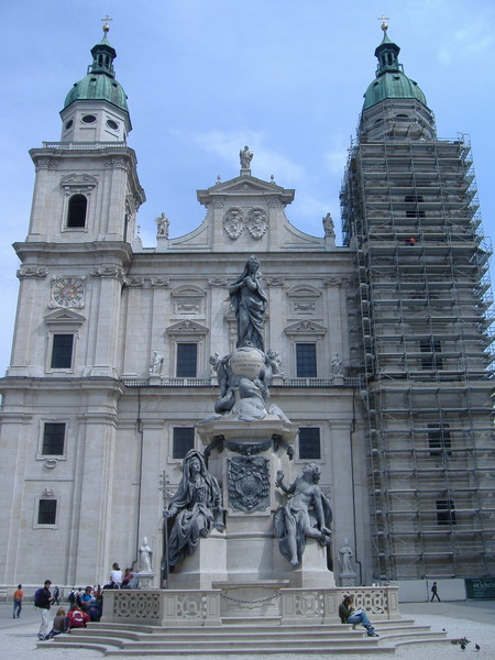 salzburg_dom_platz