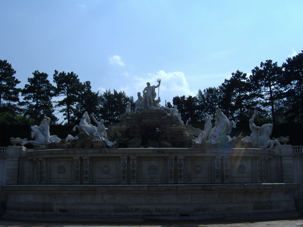 vienna_schloss_neptune