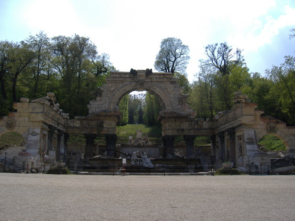 vienna_schloss_ruins