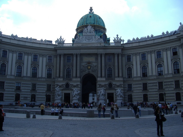 vienna_walk_building1