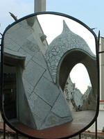 barcelona_pedrera_mirror