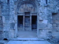 nimes_diane_door