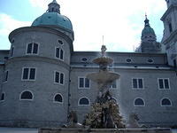 salzburg_residenz_statue1