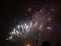 valencia_fireworks1_streams