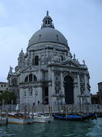 venice_canal2_church2