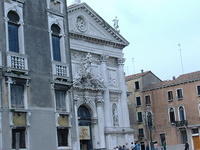 venice_canal_building4