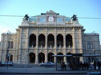 vienna_walk2_opera